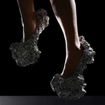 Science and high heels join forces – SWINE creates Meteorite Shoes